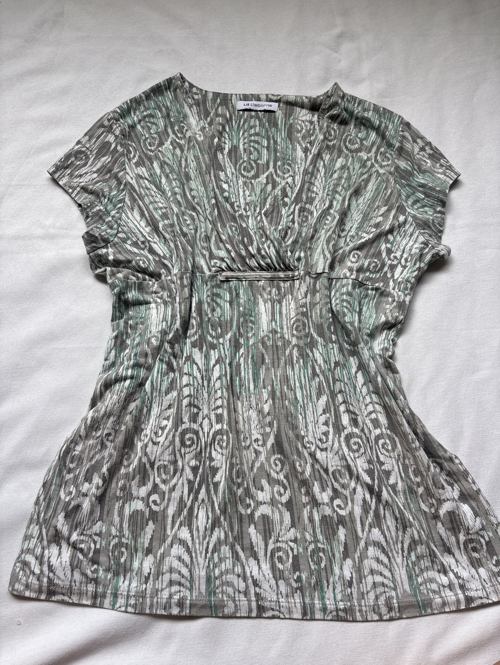 Liz Claiborne blue and grey v neck flowy top- size med/ large